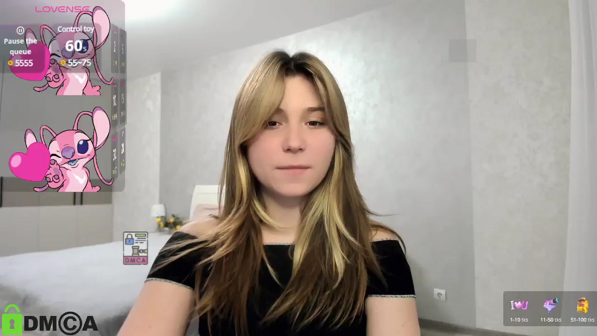 Gallery image thumbnail from MonicaaCute's myfreecams stream on, 10/25/2024, 15:27 image 6 of 20