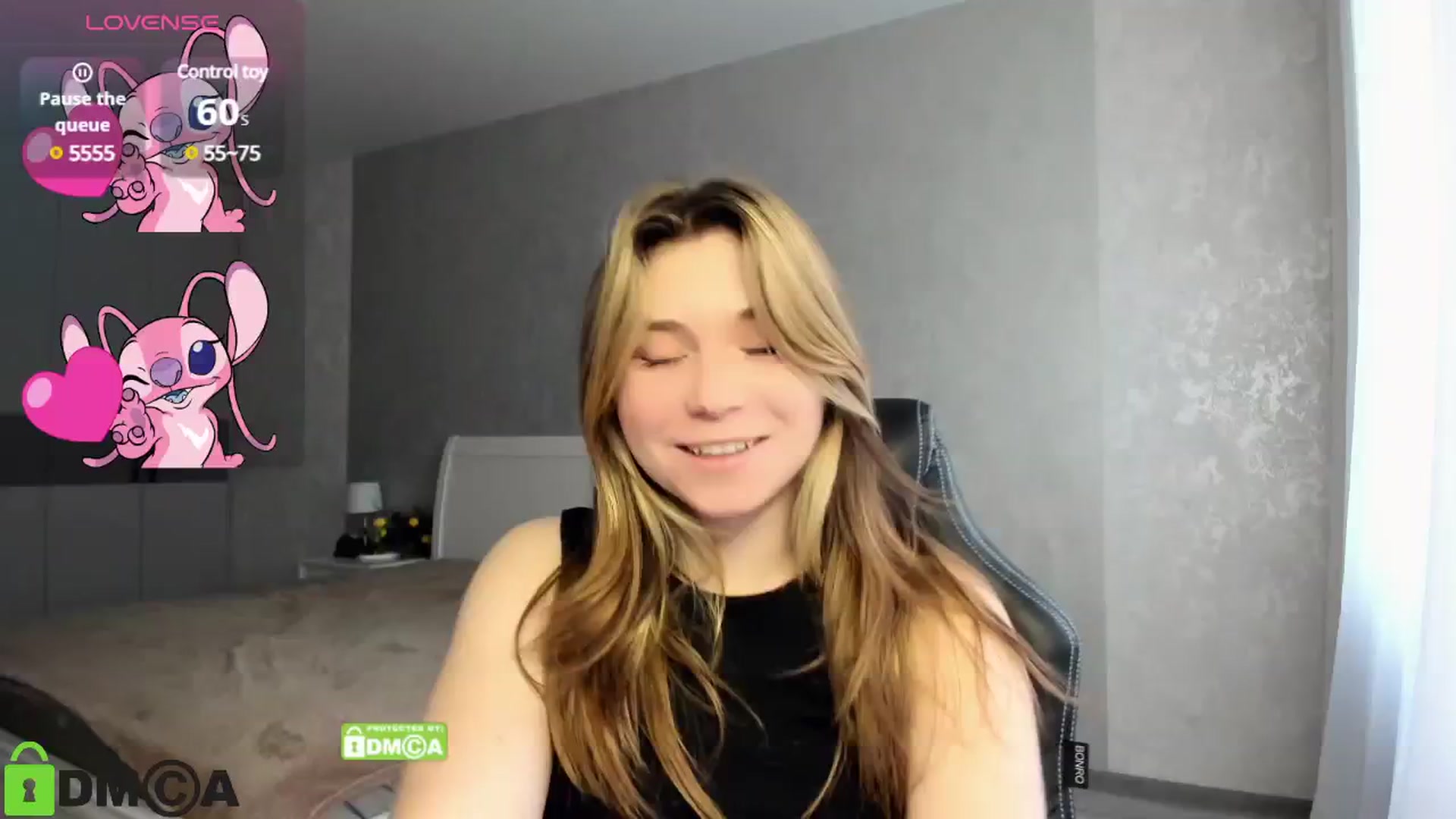 Gallery image thumbnail from MonicaaCute's myfreecams stream on, 12/08/2024, 10:28 image 12 of 20