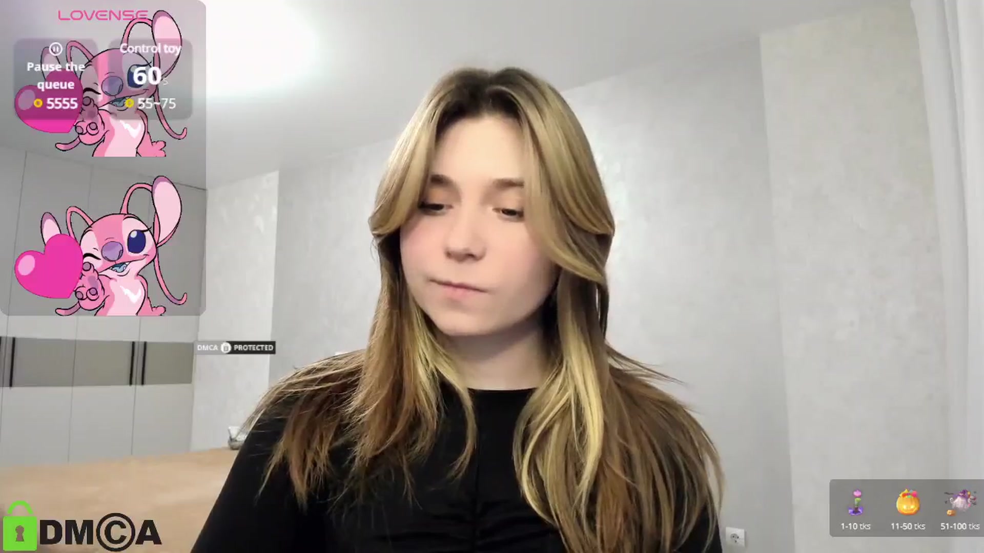 Gallery image thumbnail from MonicaaCute's myfreecams stream on, 01/03/2025, 16:52 image 12 of 20