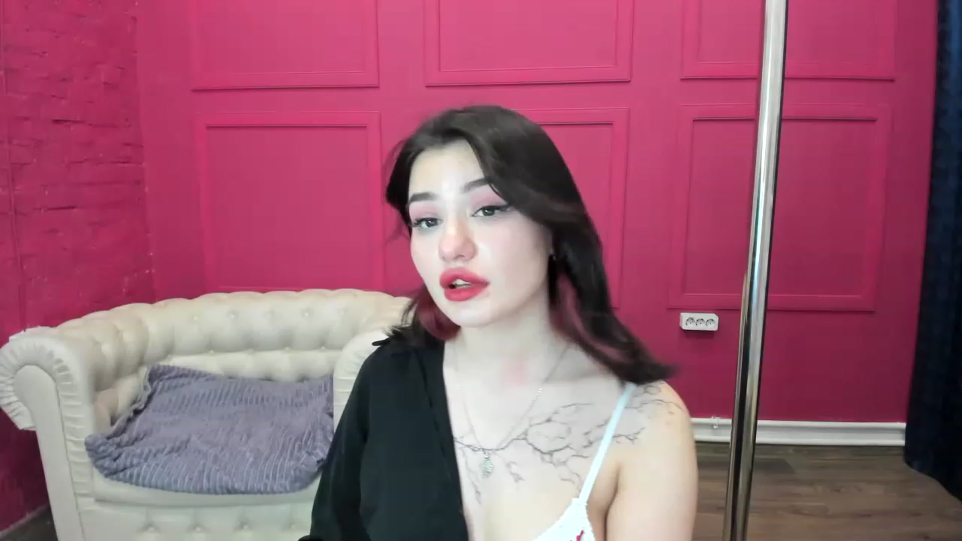Gallery image thumbnail from MonicaaX's myfreecams stream on, 02/16/2023, 10:18 image 16 of 20