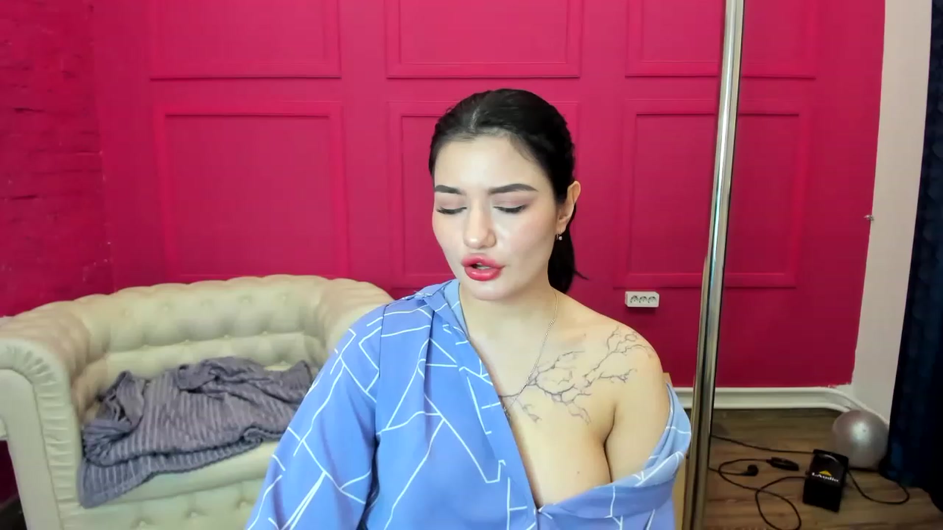 Gallery image thumbnail from MonicaaX's myfreecams stream on, 03/13/2023, 05:26 image 13 of 20