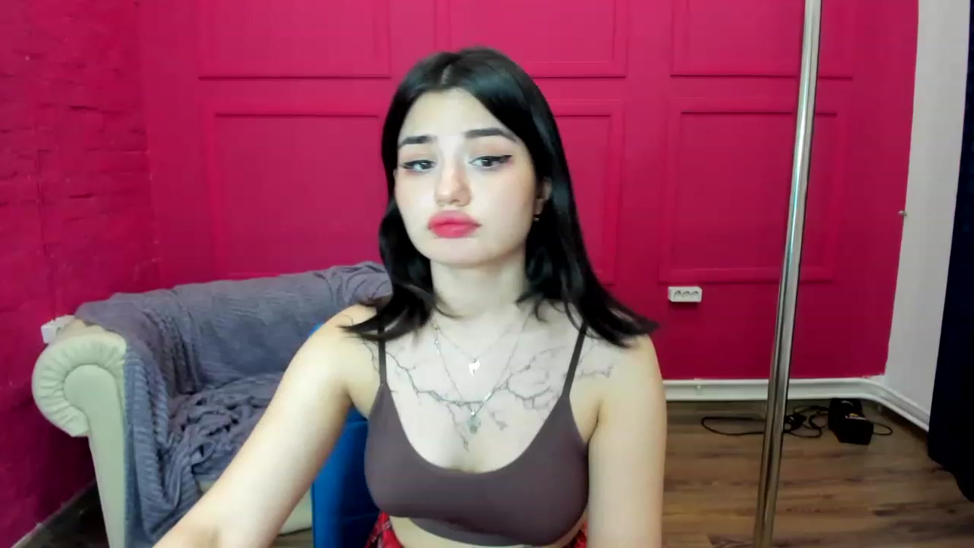 Gallery image thumbnail from MonicaaX's myfreecams stream on, 03/19/2023, 07:04 image 7 of 20