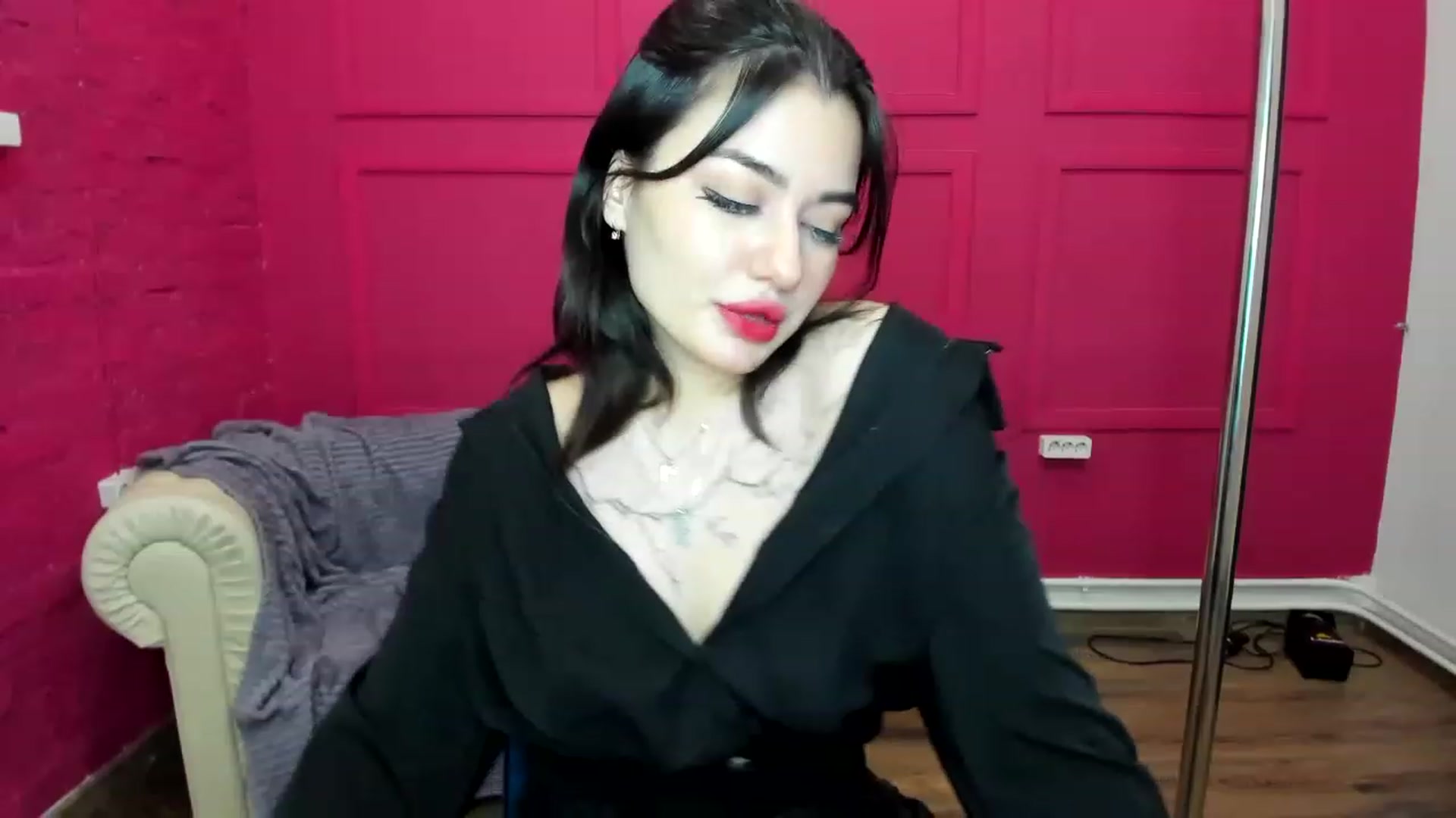Gallery image thumbnail from MonicaaX's myfreecams stream on, 03/20/2023, 04:43 image 8 of 20