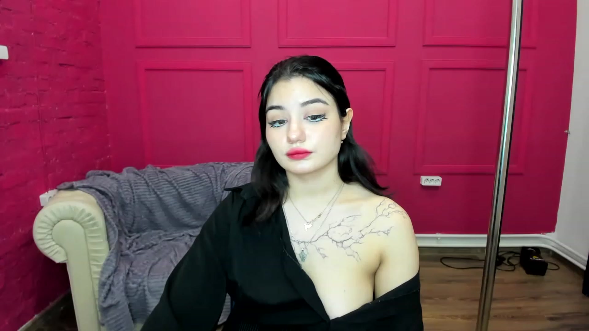 Gallery image thumbnail from MonicaaX's myfreecams stream on, 03/20/2023, 04:43 image 15 of 20