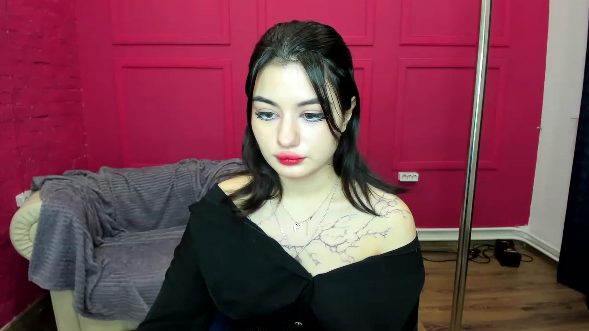 Gallery image thumbnail from MonicaaX's myfreecams stream on, 03/20/2023, 04:43 image 4 of 20