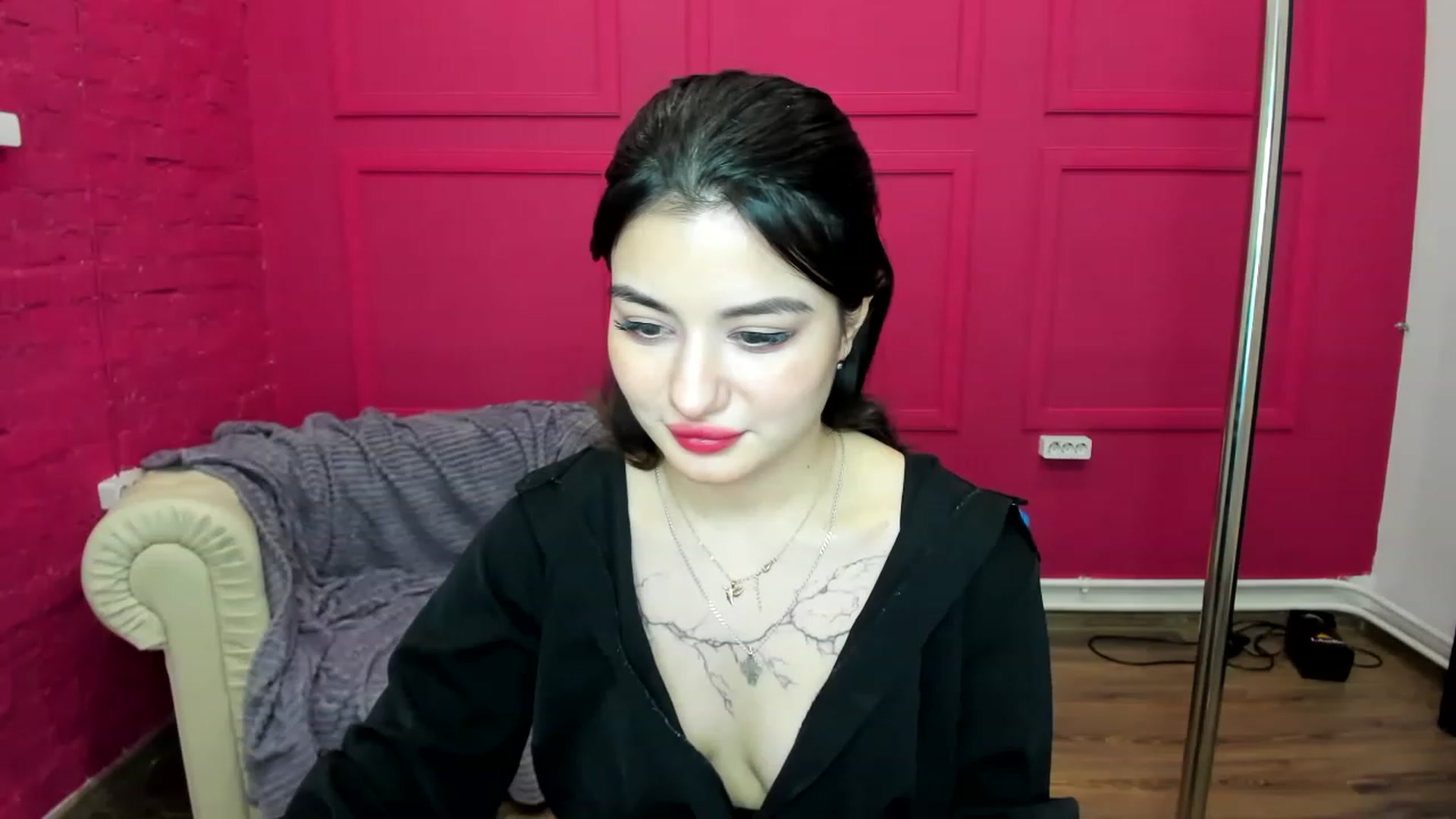 Gallery image thumbnail from MonicaaX's myfreecams stream on, 03/20/2023, 06:13 image 5 of 20