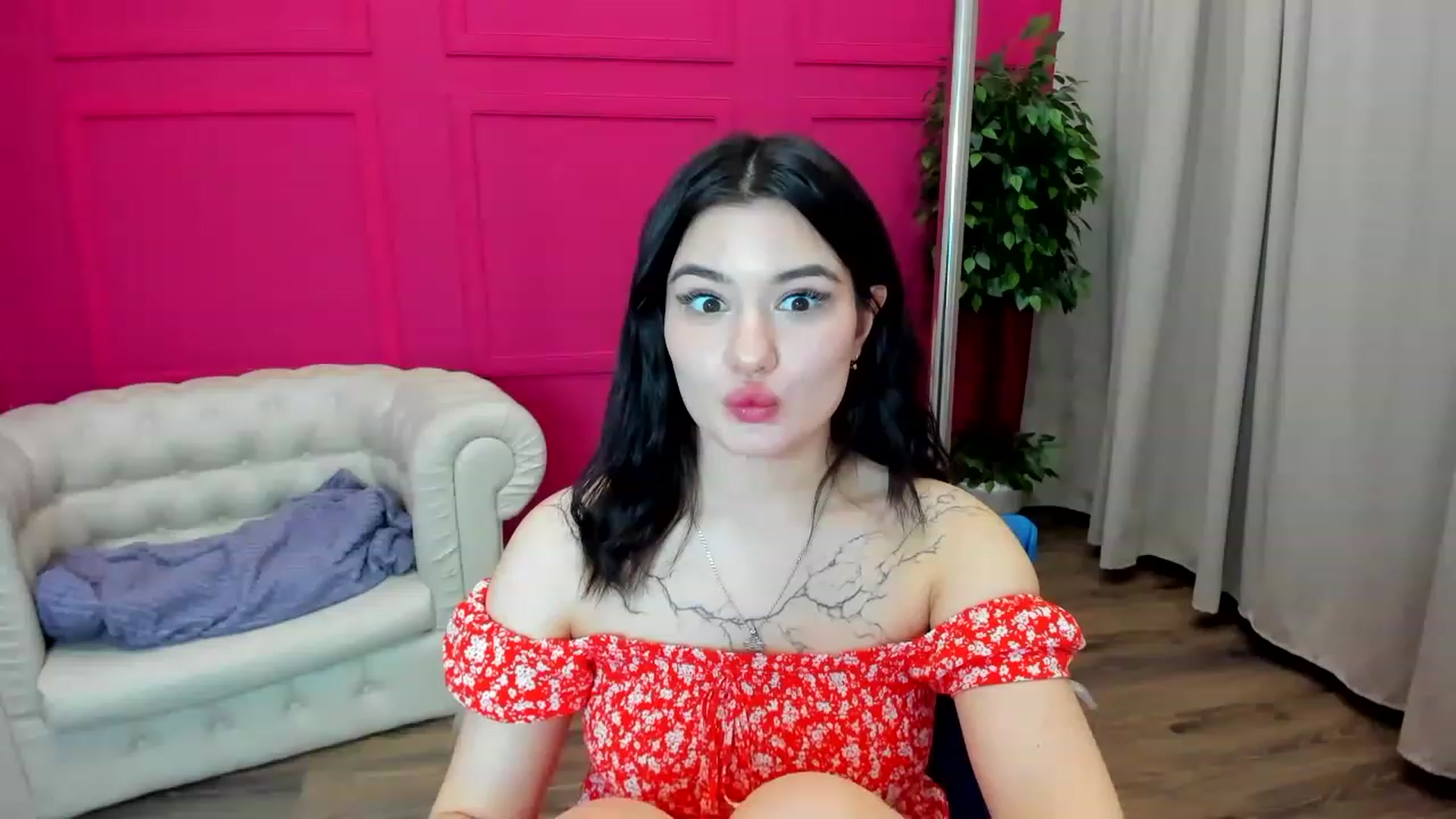 Gallery image thumbnail from MonicaaX's myfreecams stream on, 04/07/2023, 10:51 image 9 of 20