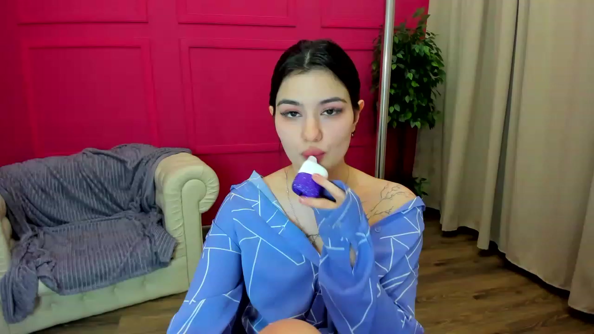 Gallery image thumbnail from MonicaaX's myfreecams stream on, 04/08/2023, 09:07 image 1 of 20