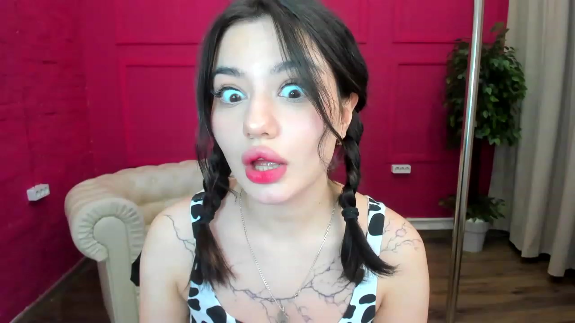Gallery image thumbnail from MonicaaX's myfreecams stream on, 04/17/2023, 03:27 image 17 of 20