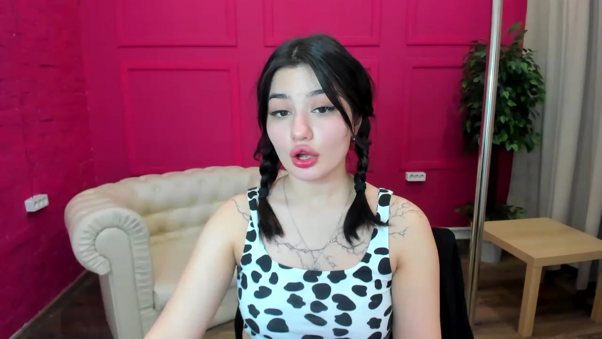 Gallery image thumbnail from MonicaaX's myfreecams stream on, 04/17/2023, 07:14 image 10 of 20