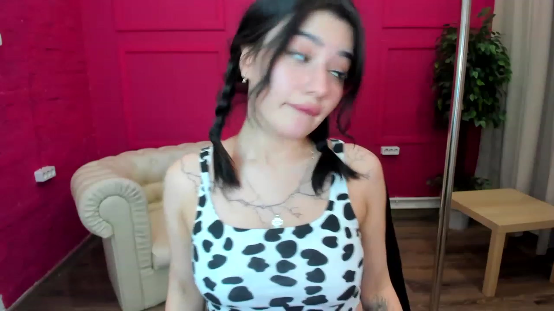 Gallery image thumbnail from MonicaaX's myfreecams stream on, 04/17/2023, 07:14 image 14 of 20