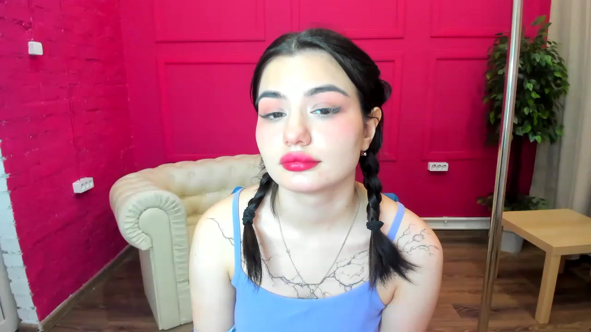 Gallery image thumbnail from MonicaaX's myfreecams stream on, 04/19/2023, 10:25 image 9 of 20