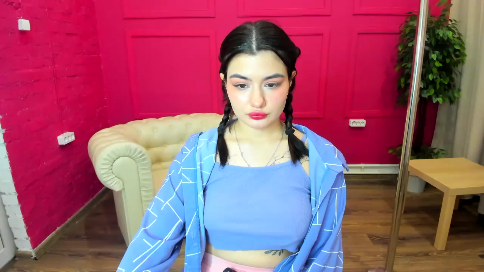 Gallery image thumbnail from MonicaaX's myfreecams stream on, 04/19/2023, 10:25 image 3 of 20
