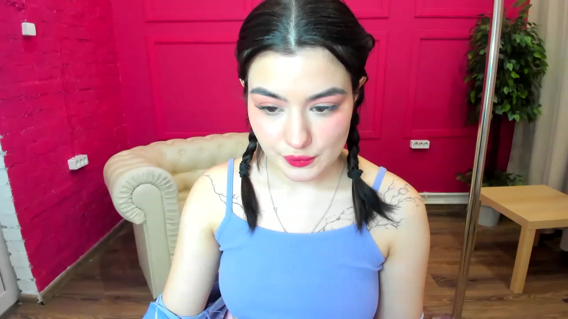 Gallery image thumbnail from MonicaaX's myfreecams stream on, 04/19/2023, 10:25 image 2 of 20