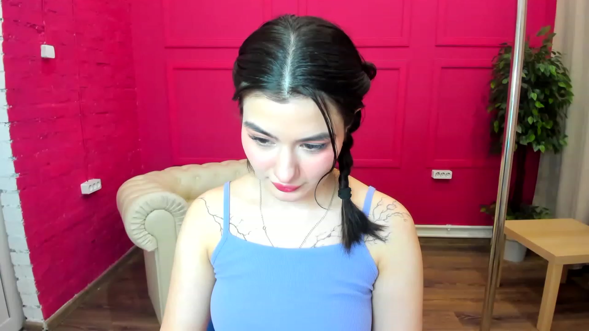 Gallery image thumbnail from MonicaaX's myfreecams stream on, 04/19/2023, 12:29 image 1 of 20