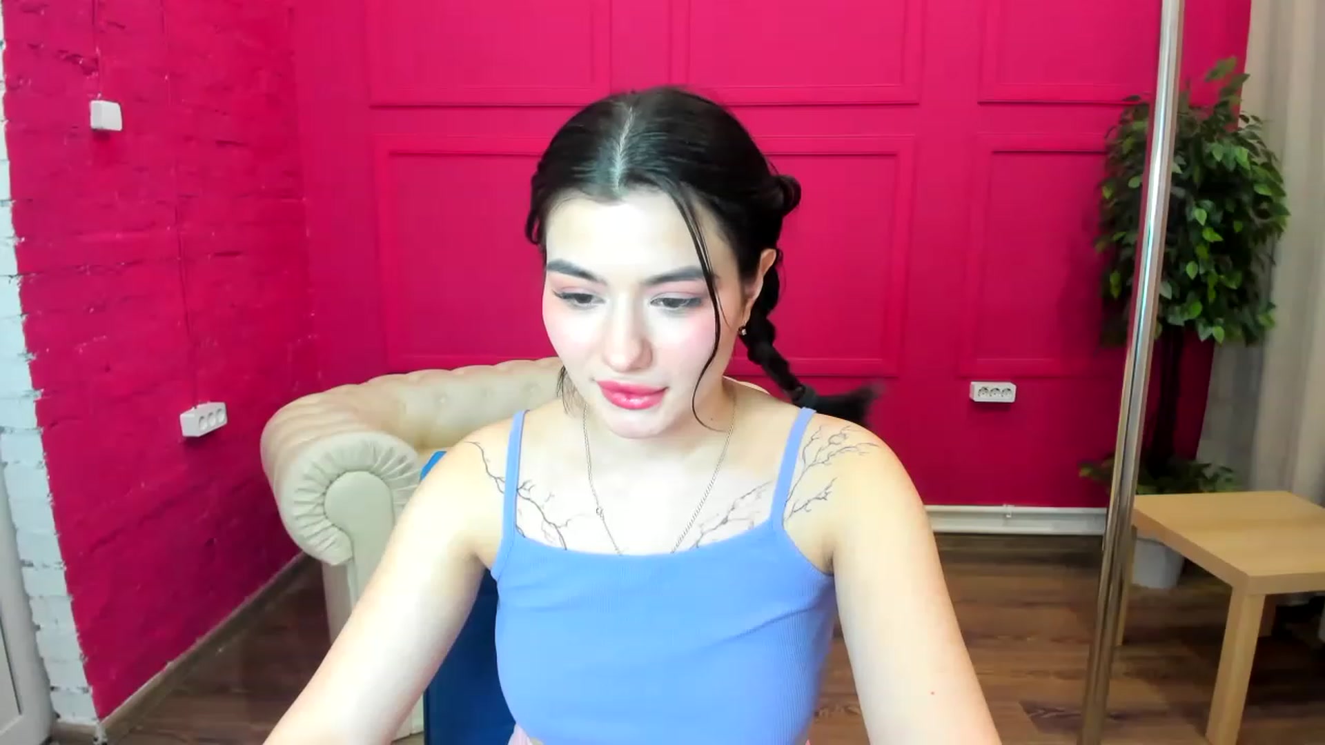 Gallery image thumbnail from MonicaaX's myfreecams stream on, 04/19/2023, 12:29 image 2 of 20