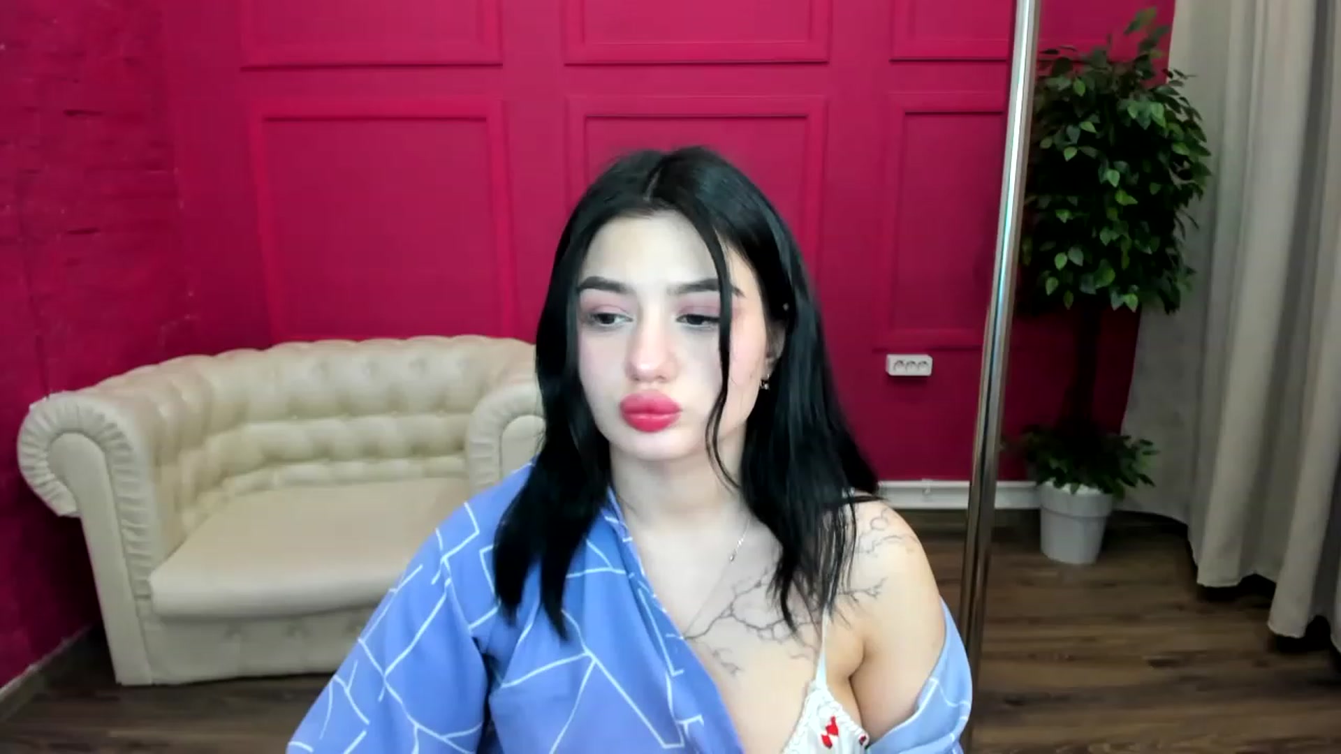 Gallery image thumbnail from MonicaaX's myfreecams stream on, 05/04/2023, 07:22 image 3 of 20
