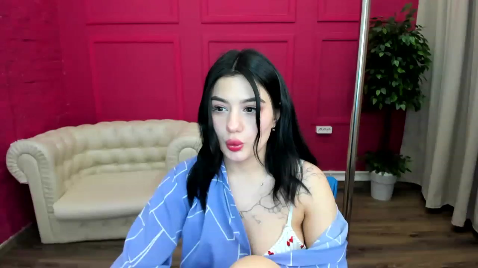 Gallery image thumbnail from MonicaaX's myfreecams stream on, 05/04/2023, 07:22 image 9 of 20