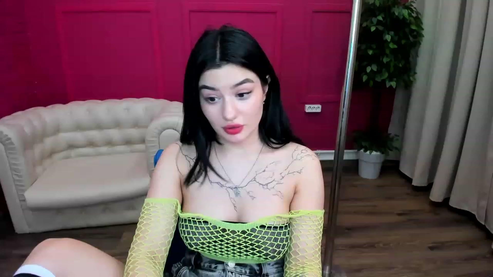 Gallery image thumbnail from MonicaaX's myfreecams stream on, 05/05/2023, 13:29 image 8 of 20