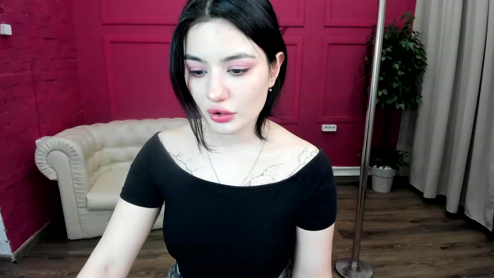 Gallery image thumbnail from MonicaaX's myfreecams stream on, 05/19/2023, 11:28 image 2 of 20
