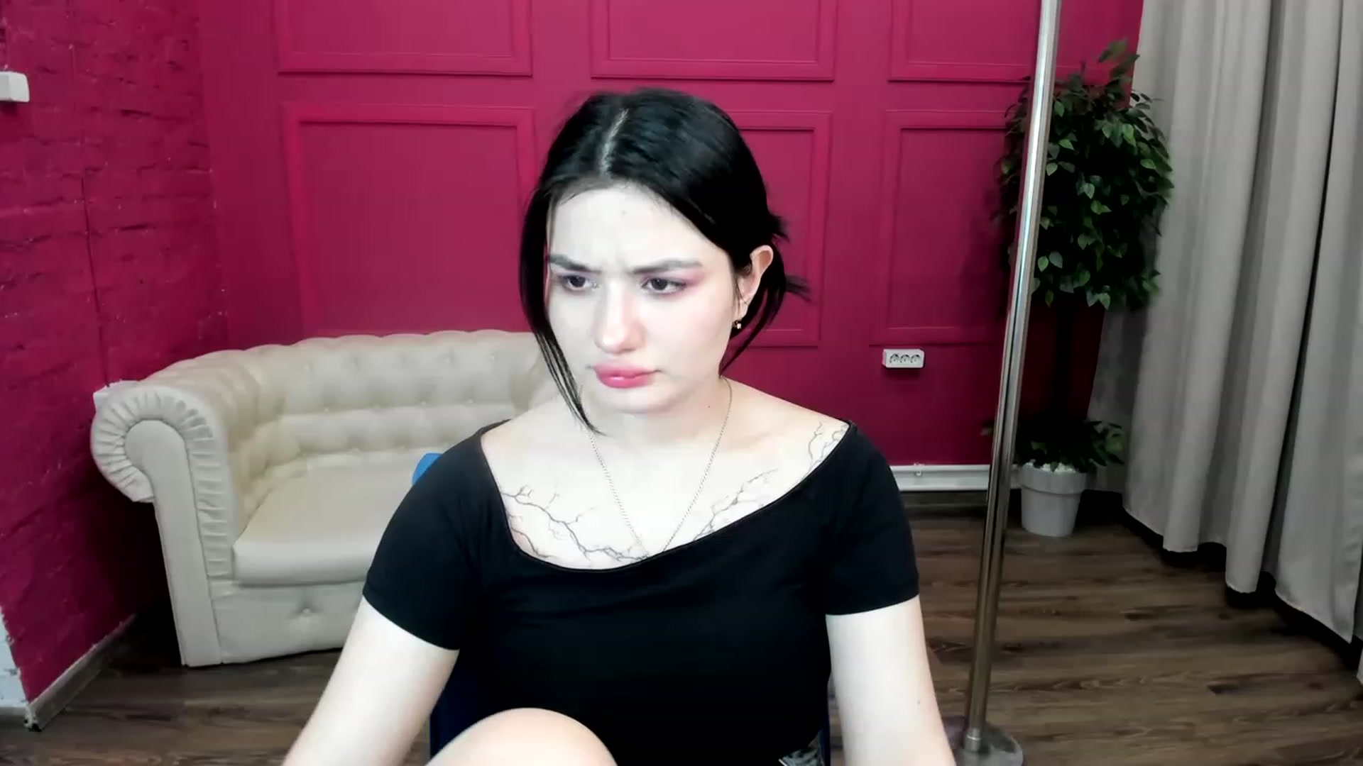 Gallery image thumbnail from MonicaaX's myfreecams stream on, 05/19/2023, 11:28 image 10 of 20
