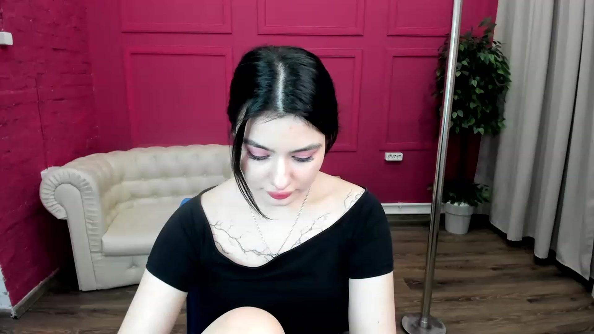 Gallery image thumbnail from MonicaaX's myfreecams stream on, 05/19/2023, 11:28 image 12 of 20