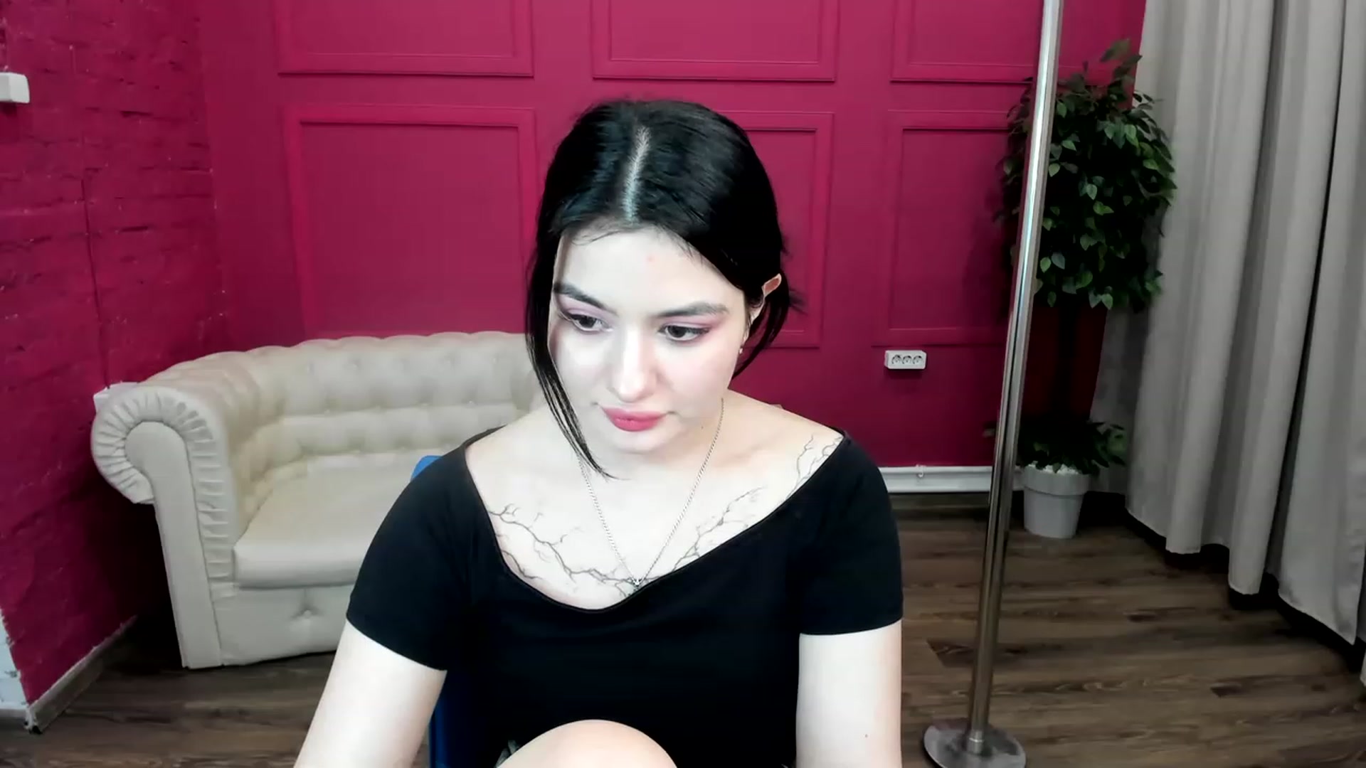 Gallery image thumbnail from MonicaaX's myfreecams stream on, 05/19/2023, 11:28 image 13 of 20