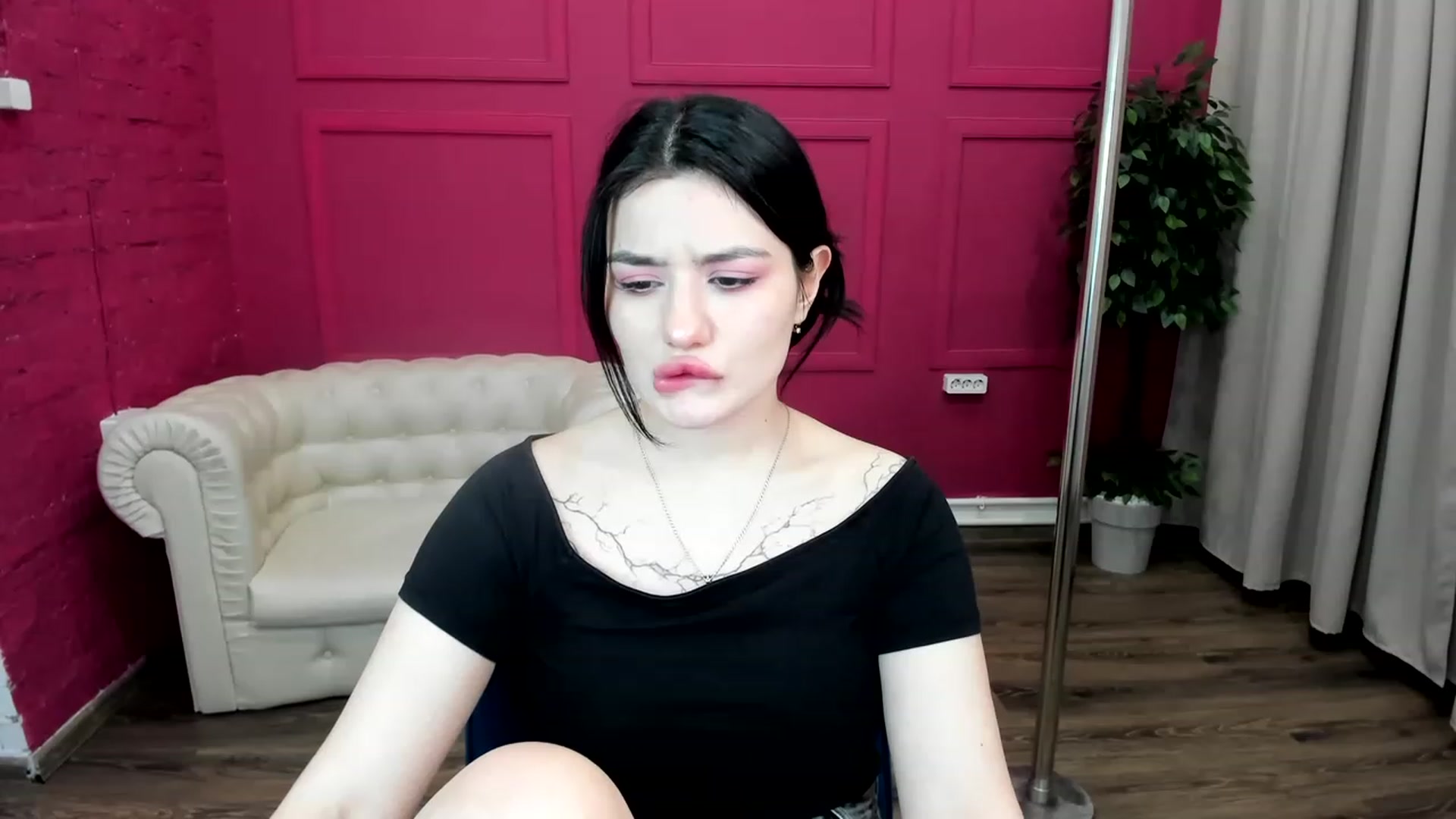 Gallery image thumbnail from MonicaaX's myfreecams stream on, 05/19/2023, 11:28 image 19 of 20