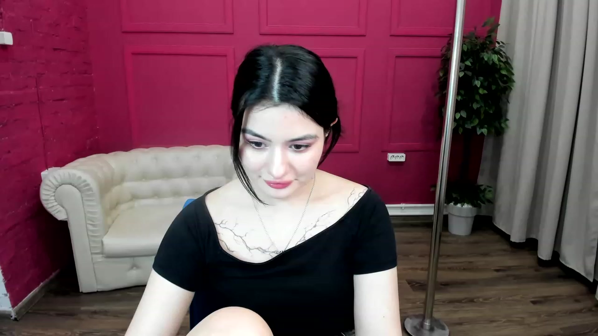 Gallery image thumbnail from MonicaaX's myfreecams stream on, 05/19/2023, 11:28 image 15 of 20
