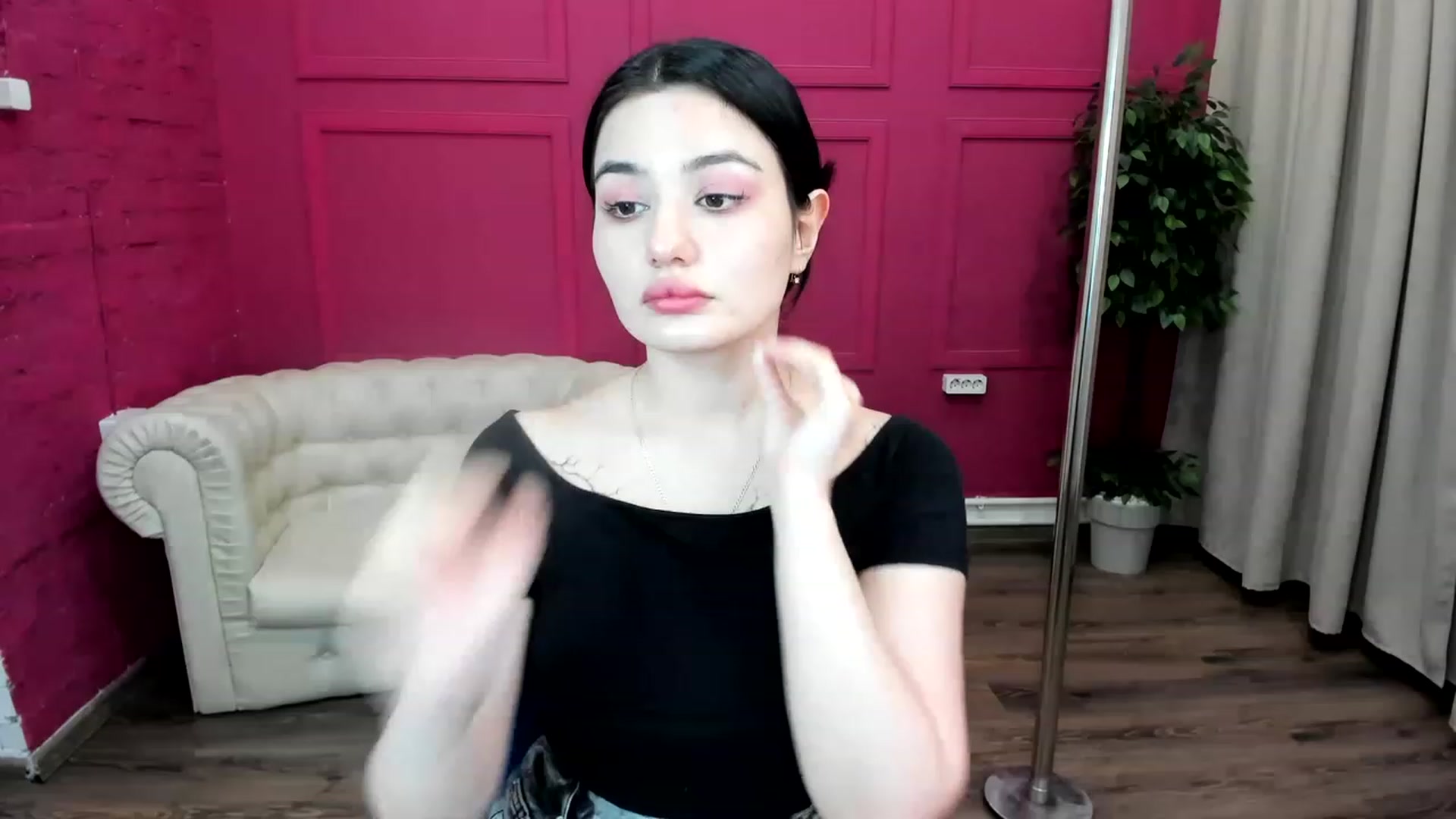 Gallery image thumbnail from MonicaaX's myfreecams stream on, 05/19/2023, 12:59 image 19 of 20