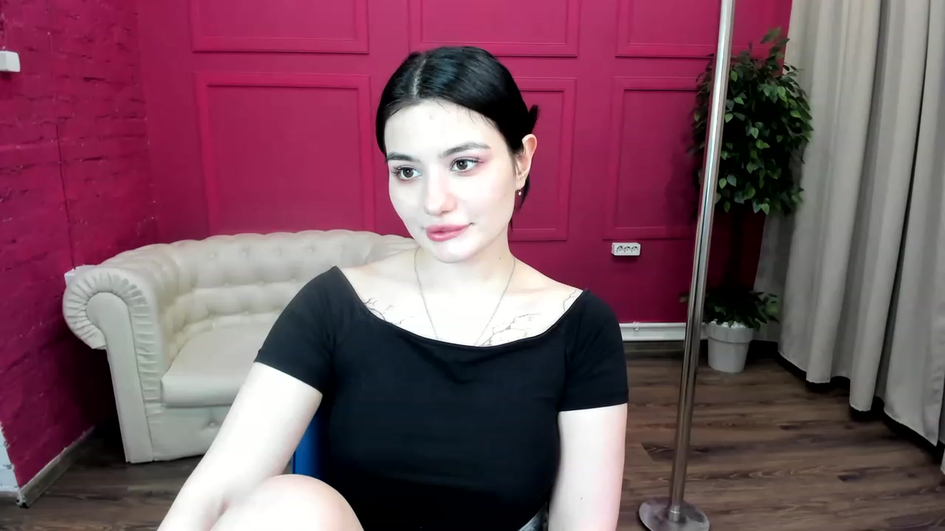 Gallery image thumbnail from MonicaaX's myfreecams stream on, 05/19/2023, 12:59 image 9 of 20