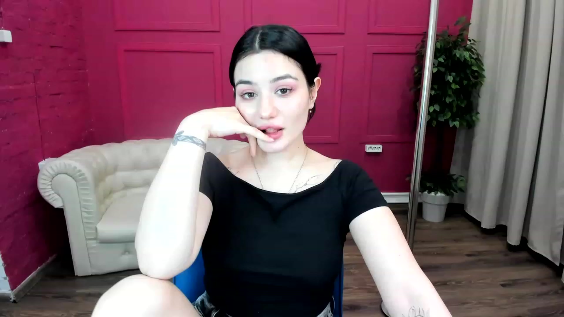 Gallery image thumbnail from MonicaaX's myfreecams stream on, 05/19/2023, 12:59 image 6 of 20