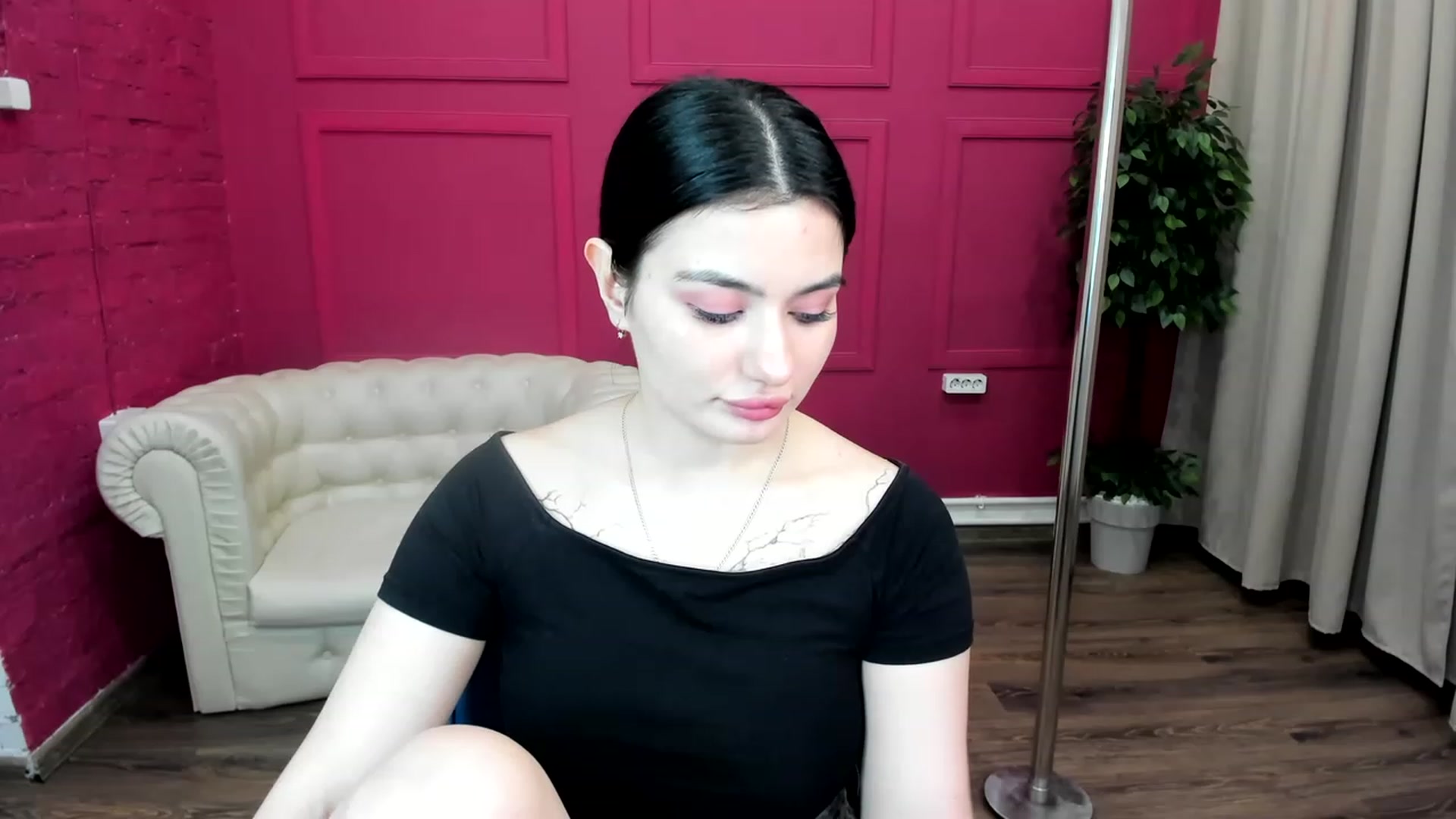 Gallery image thumbnail from MonicaaX's myfreecams stream on, 05/19/2023, 12:59 image 10 of 20