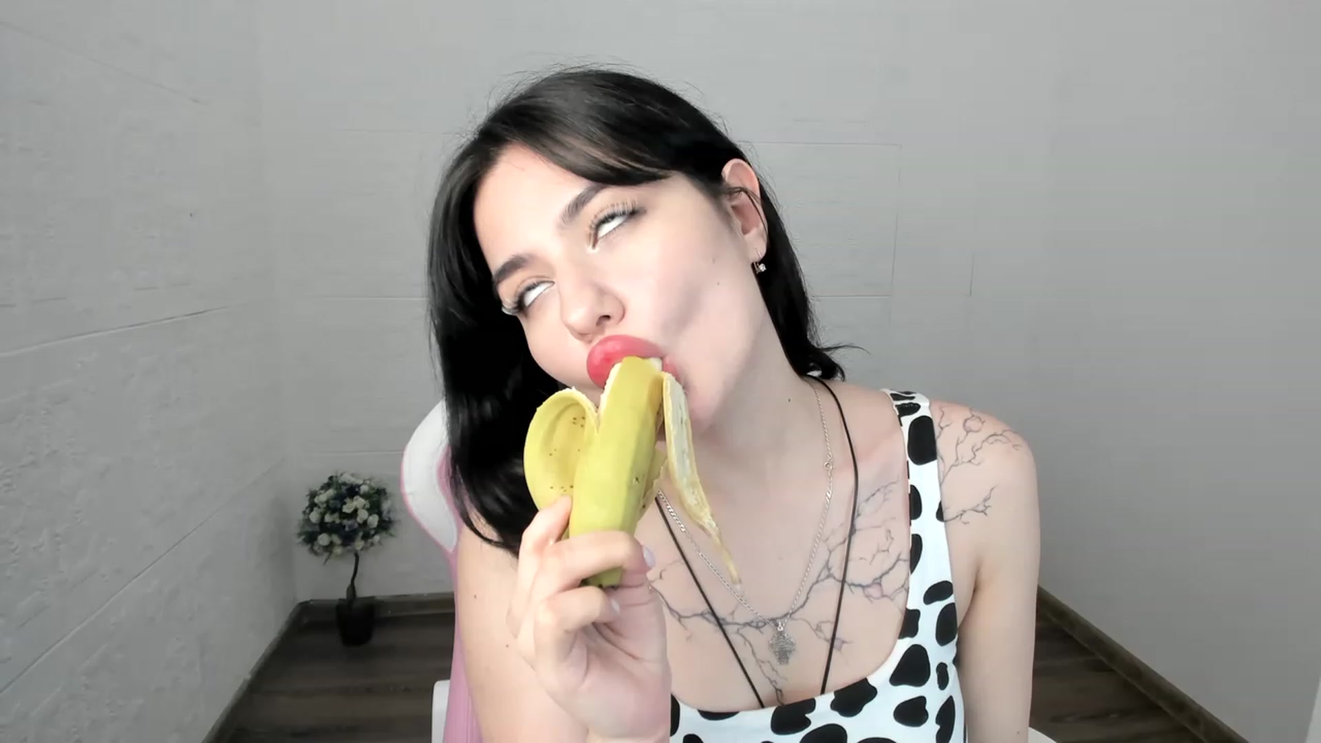 Gallery image thumbnail from MonicaaX's myfreecams stream on, 07/13/2023, 11:16 image 8 of 20