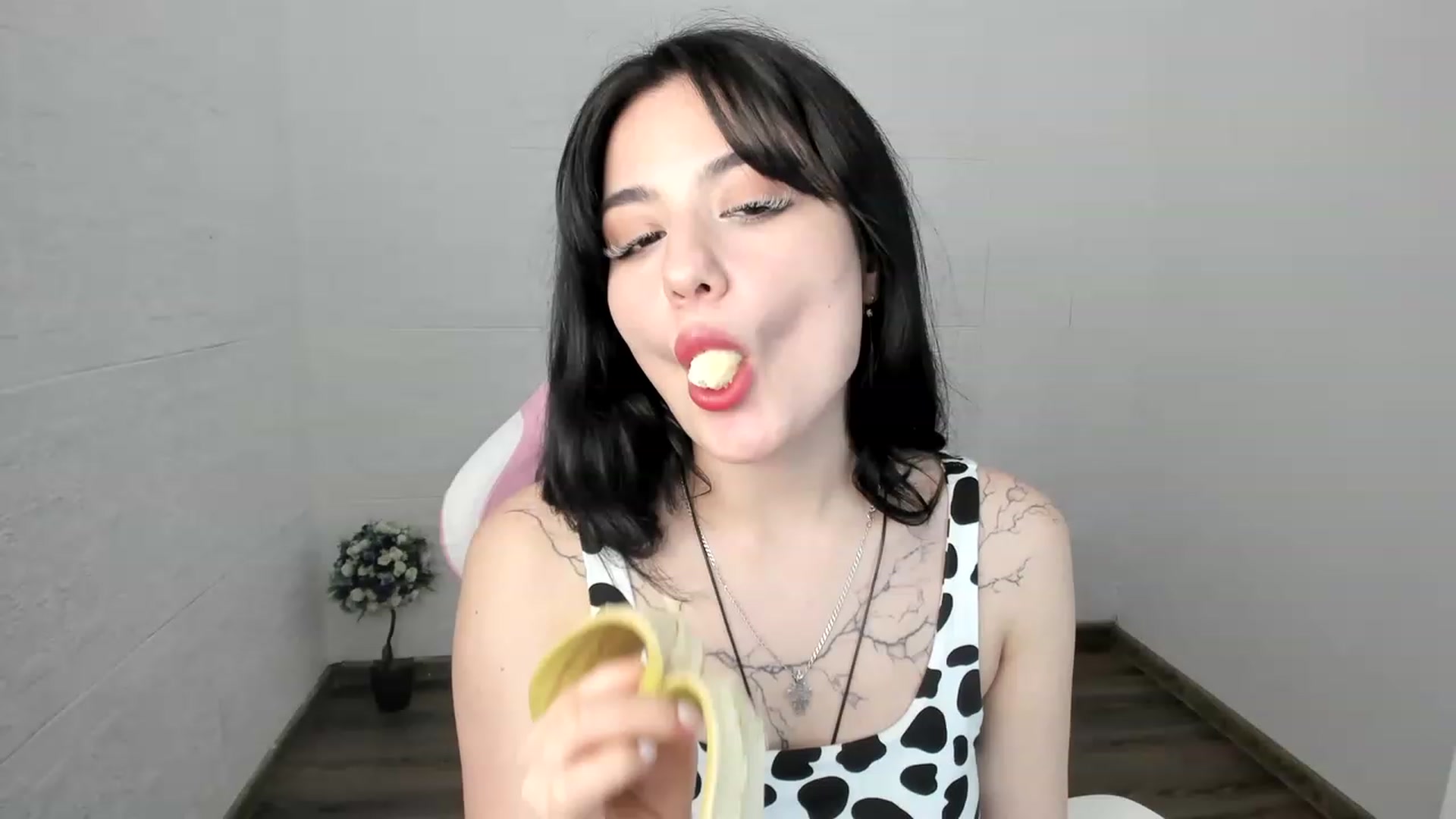 Gallery image thumbnail from MonicaaX's myfreecams stream on, 07/13/2023, 11:16 image 9 of 20