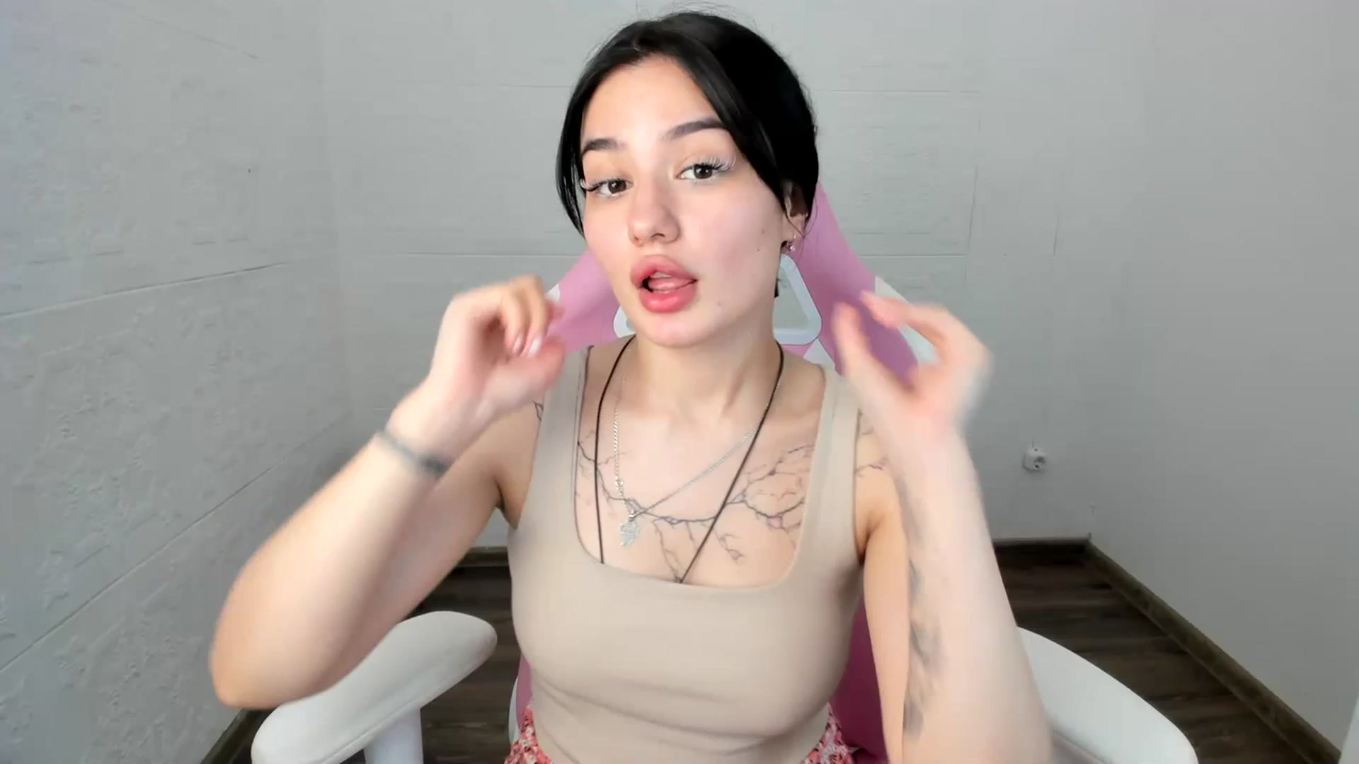 Gallery image thumbnail from MonicaaX's myfreecams stream on, 07/17/2023, 07:58 image 1 of 20