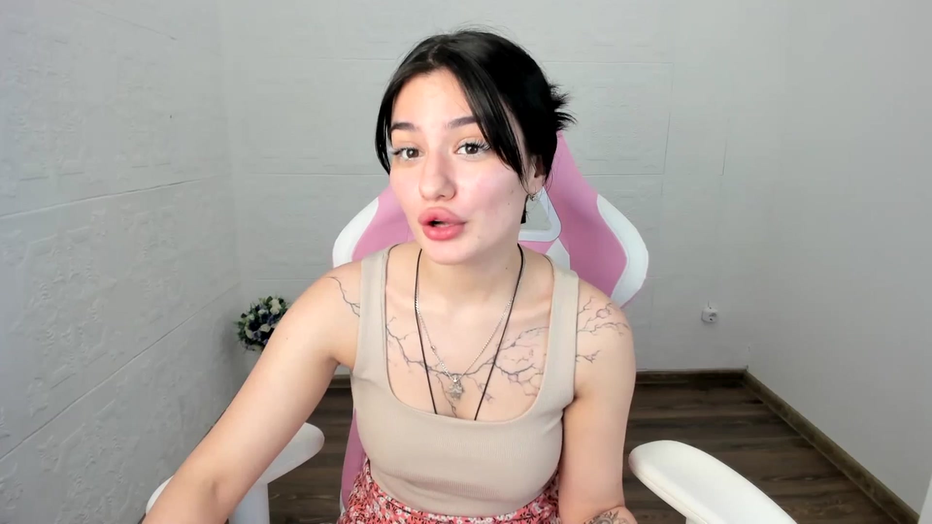 Gallery image thumbnail from MonicaaX's myfreecams stream on, 07/17/2023, 07:58 image 7 of 20