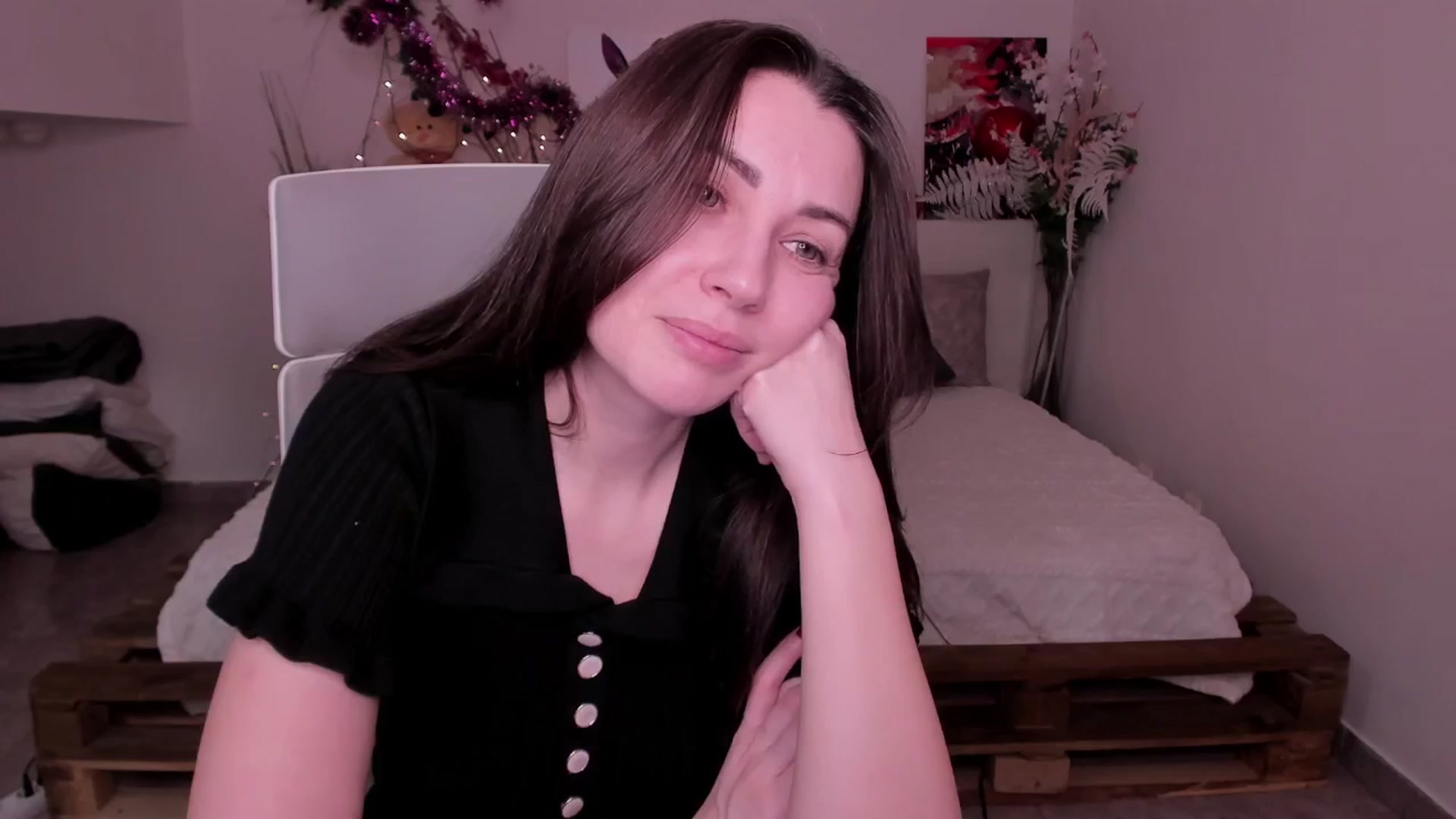 Gallery image thumbnail from MonikKing78's myfreecams stream on, 01/10/2026, 18:50 image 5 of 20