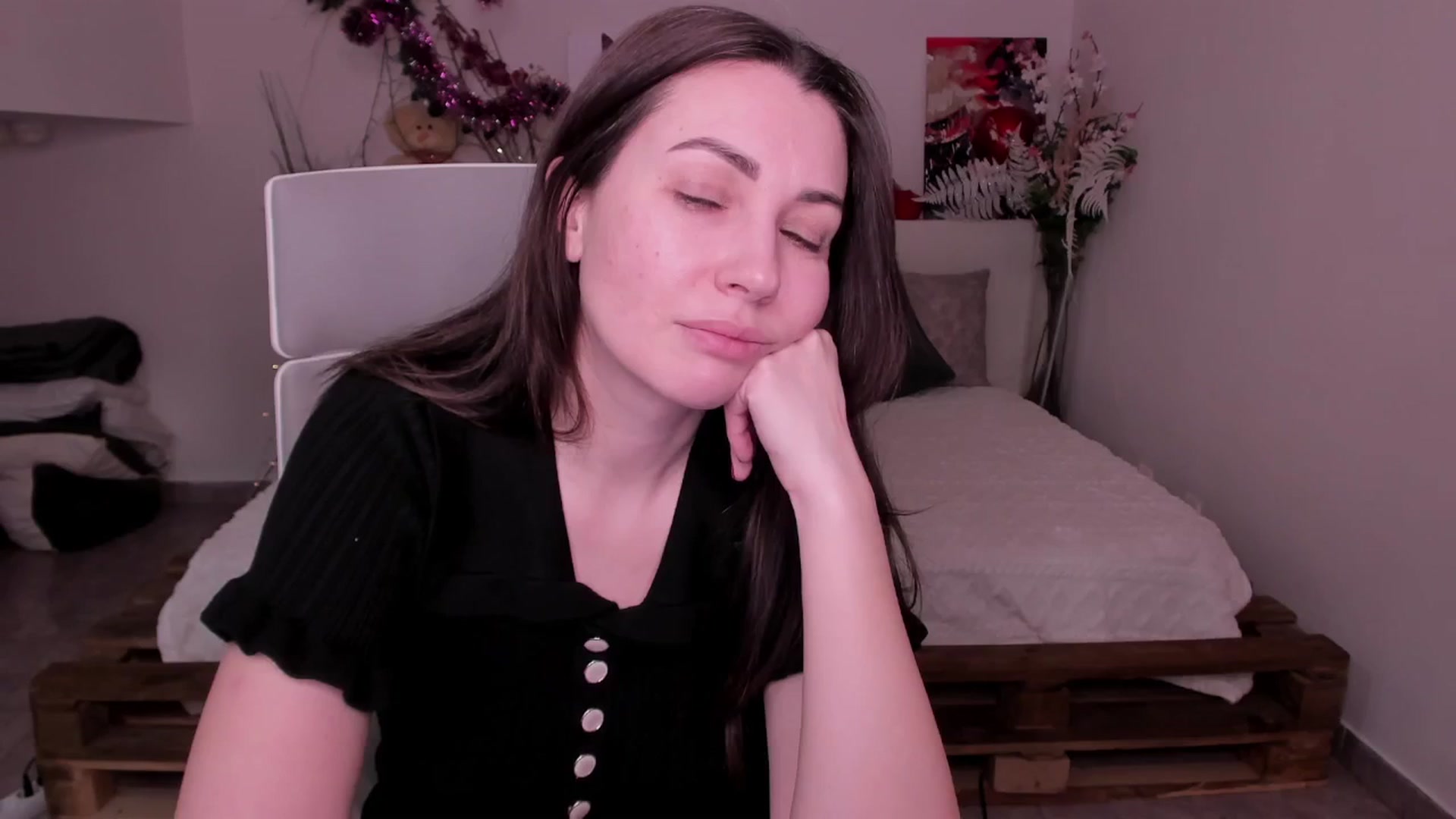 Gallery image thumbnail from MonikKing78's myfreecams stream on, 01/10/2026, 18:50 image 7 of 20