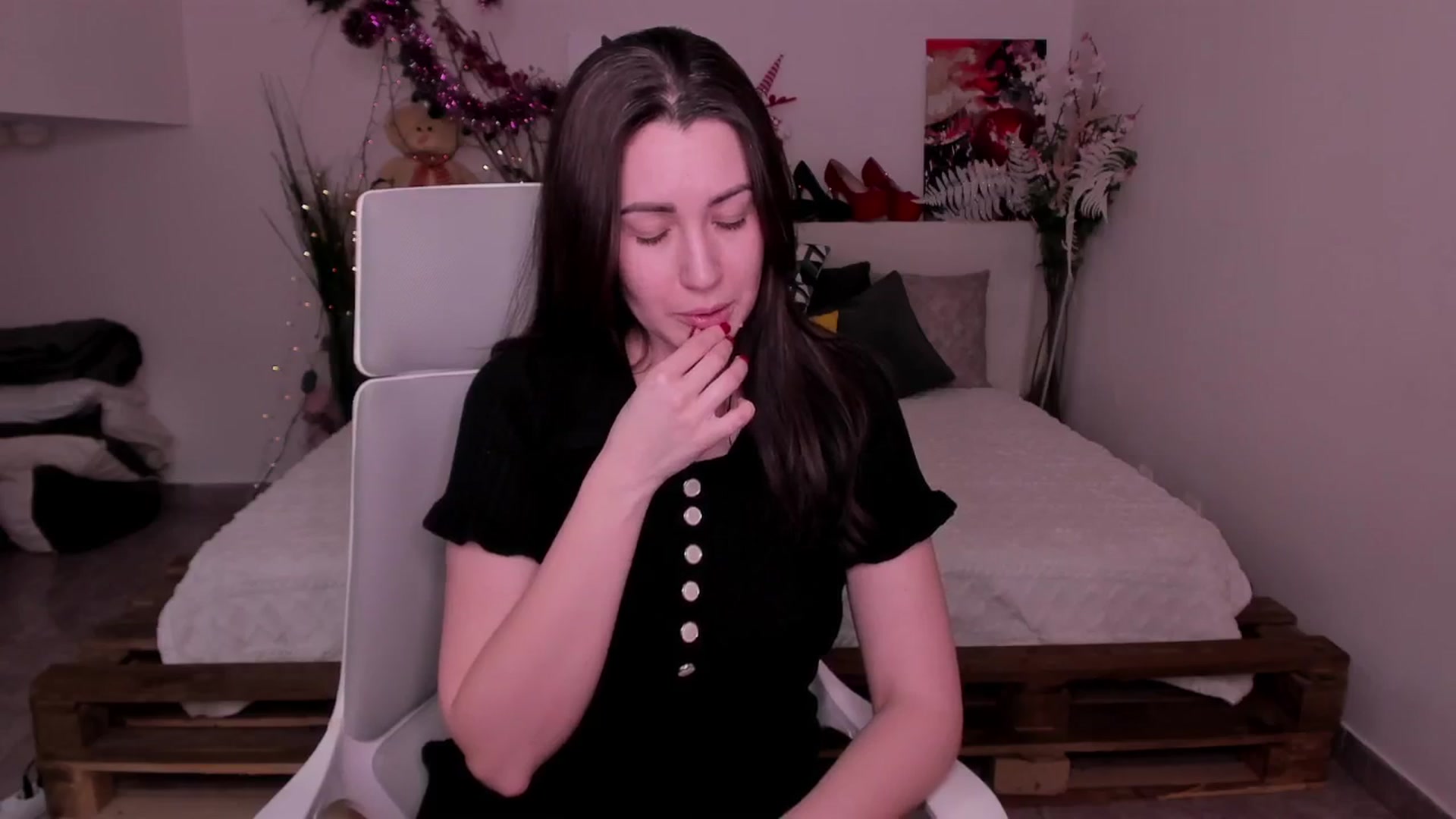 Gallery image thumbnail from MonikKing78's myfreecams stream on, 01/10/2026, 18:50 image 12 of 20