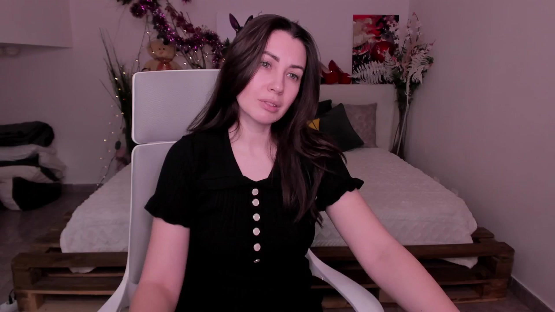 Gallery image thumbnail from MonikKing78's myfreecams stream on, 01/10/2026, 18:50 image 16 of 20