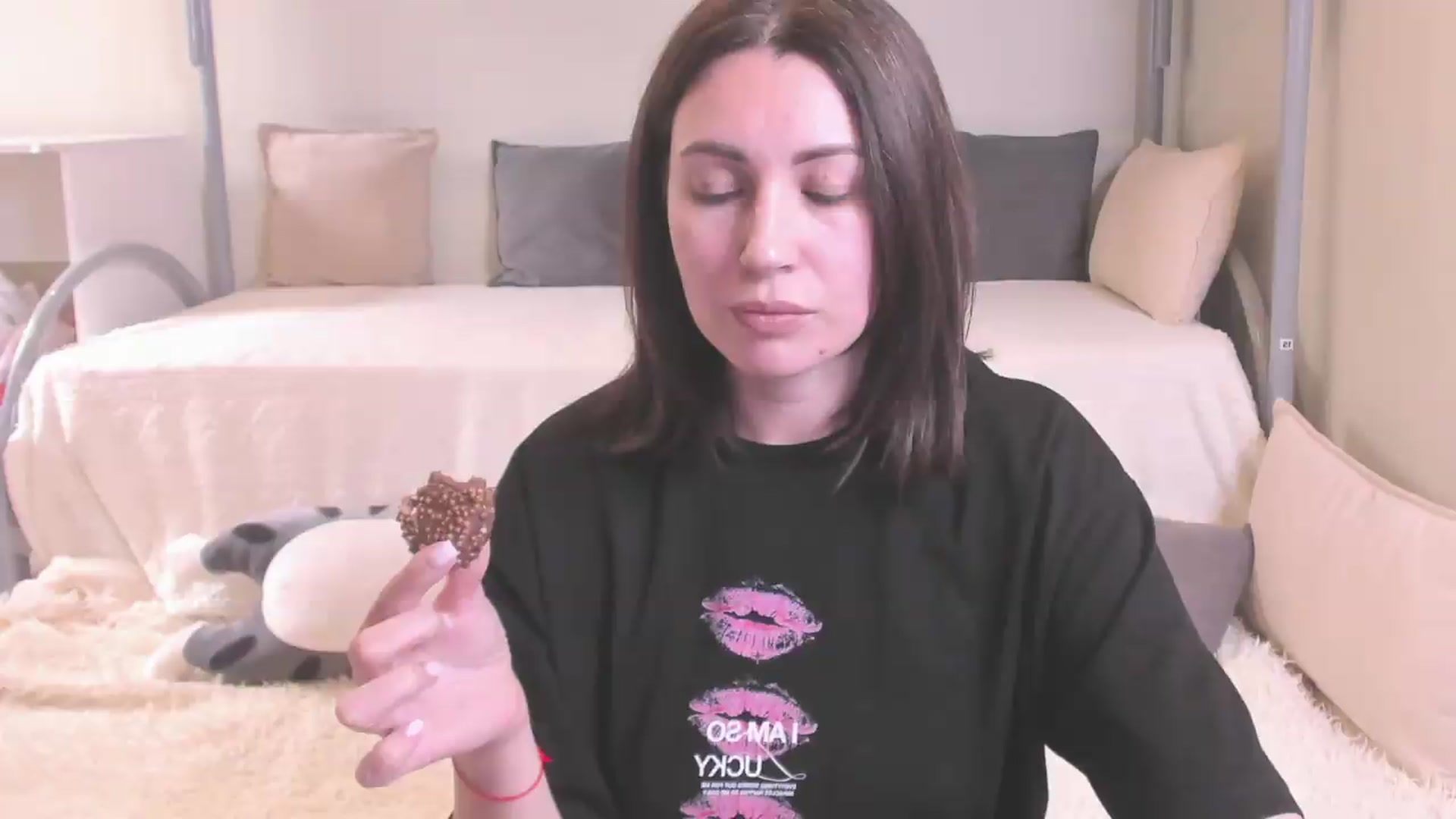 Gallery image thumbnail from MonikKing78's myfreecams stream on, 05/23/2026, 10:41 image 14 of 20