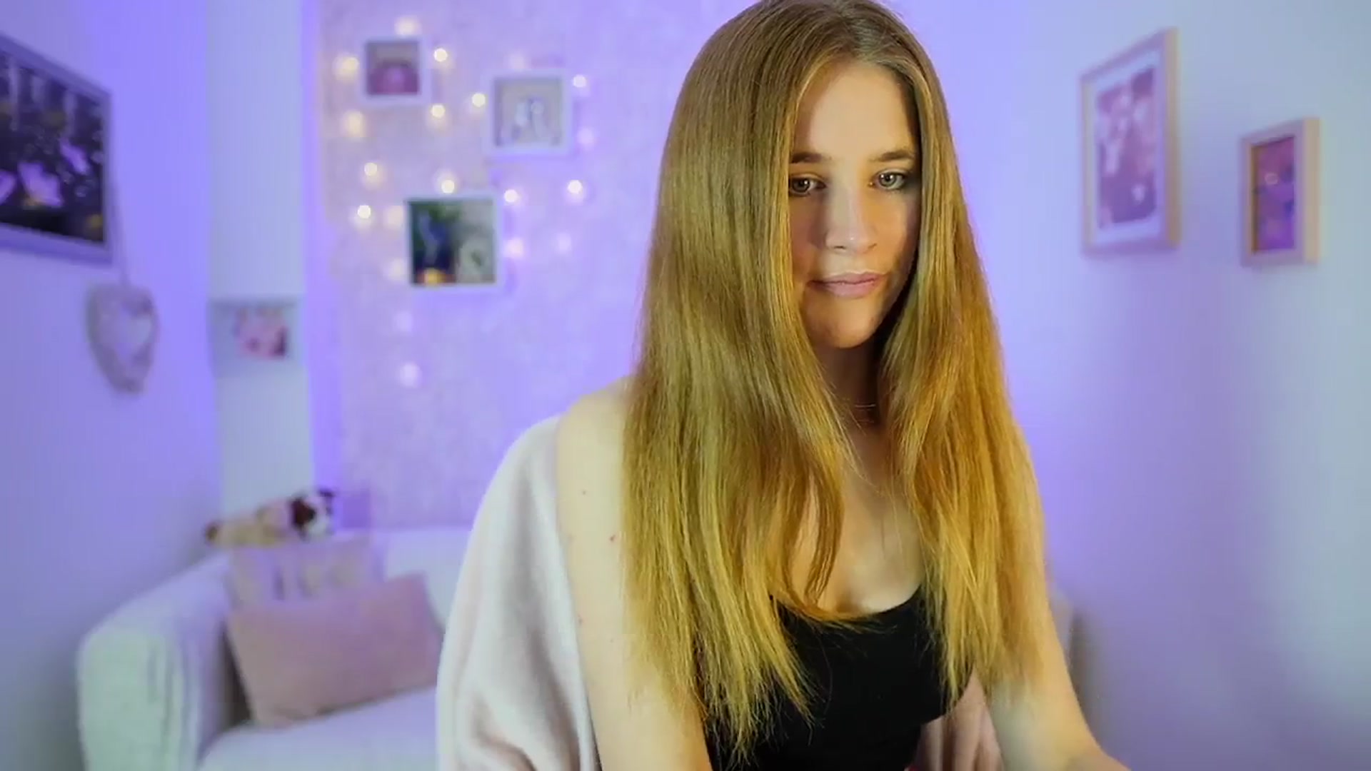 Gallery image thumbnail from Monika_Dee's myfreecams stream on, 06/01/2024, 14:37 image 18 of 20