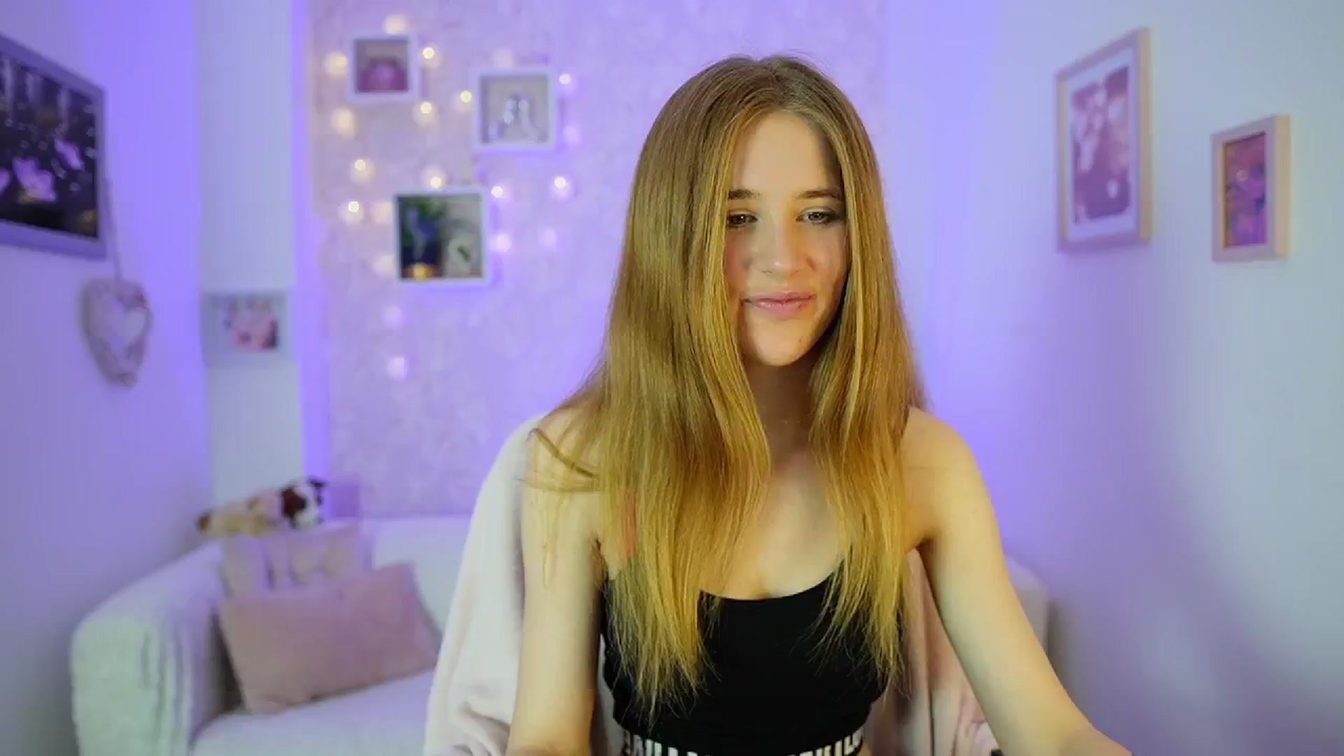 Gallery image thumbnail from Monika_Dee's myfreecams stream on, 06/01/2024, 15:22 image 10 of 20