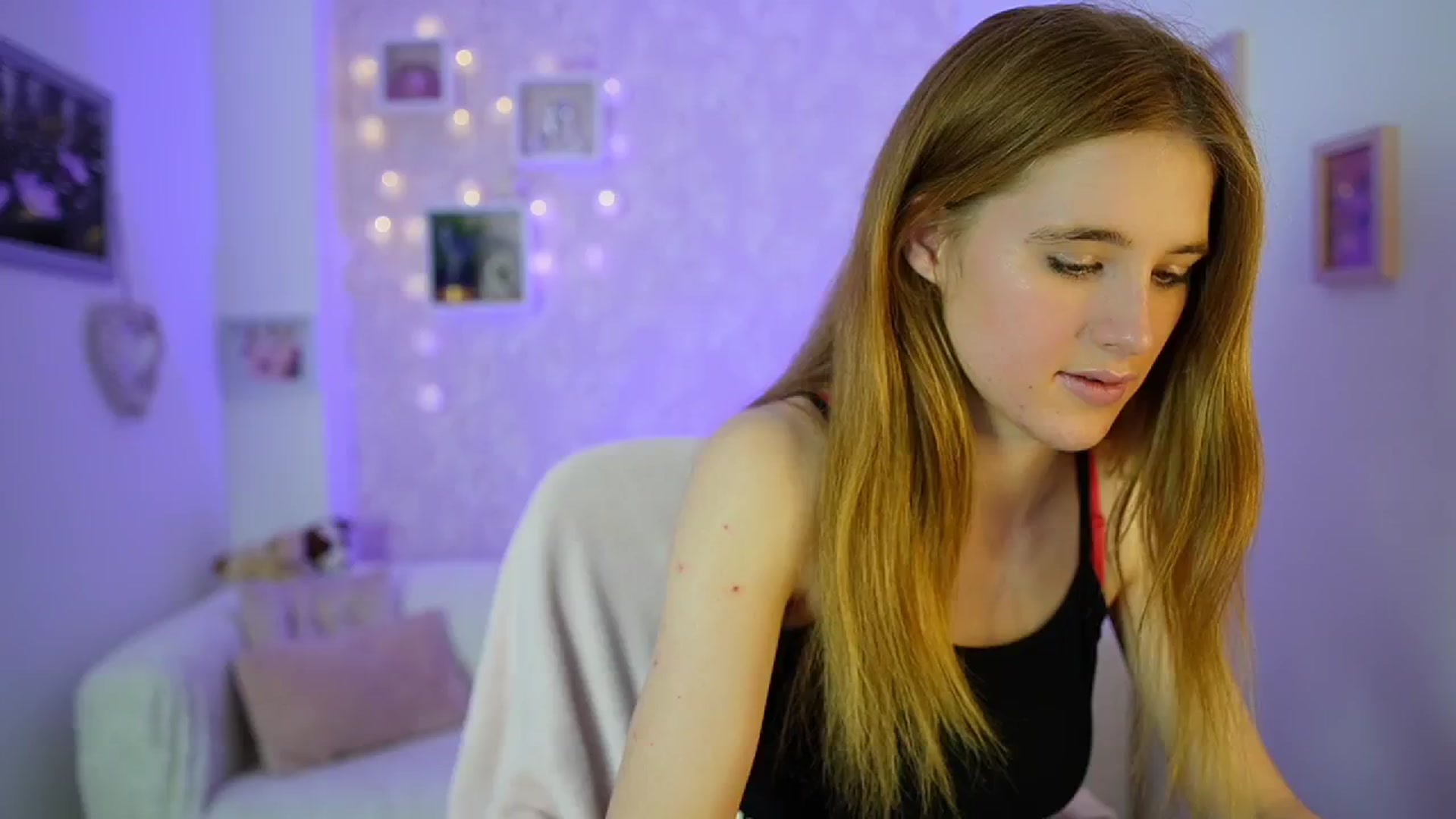 Gallery image thumbnail from Monika_Dee's myfreecams stream on, 06/01/2024, 16:23 image 7 of 20