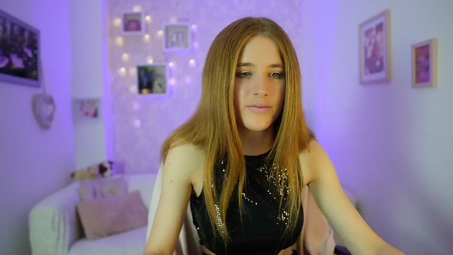 Gallery image thumbnail from Monika_Dee's myfreecams stream on, 06/02/2024, 12:24 image 16 of 20