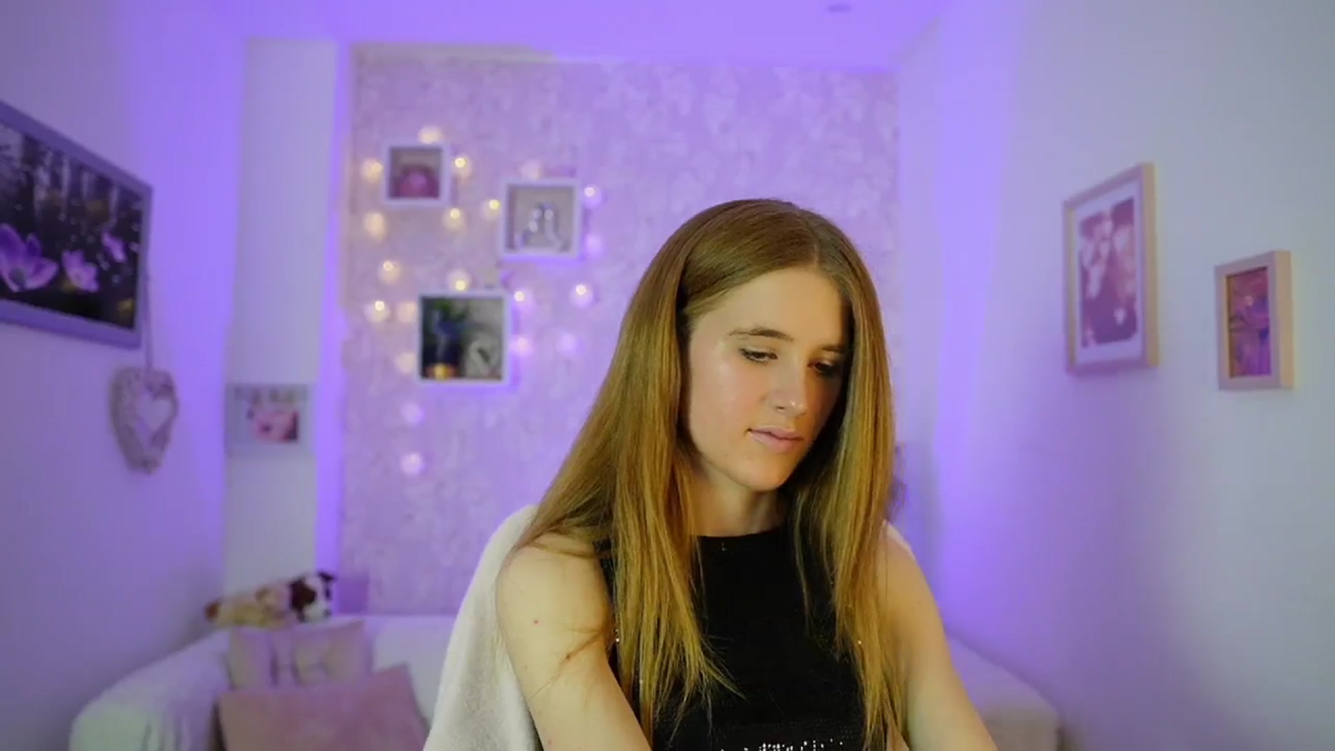 Gallery image thumbnail from Monika_Dee's myfreecams stream on, 06/02/2024, 12:59 image 15 of 20