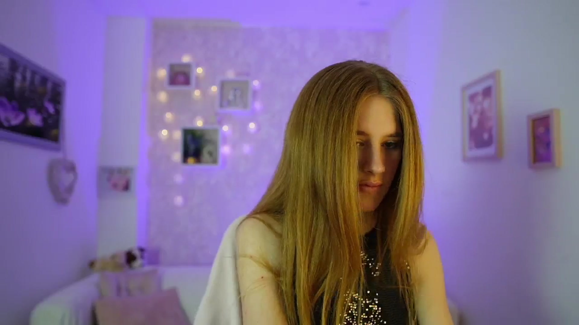 Gallery image thumbnail from Monika_Dee's myfreecams stream on, 06/02/2024, 12:59 image 14 of 20