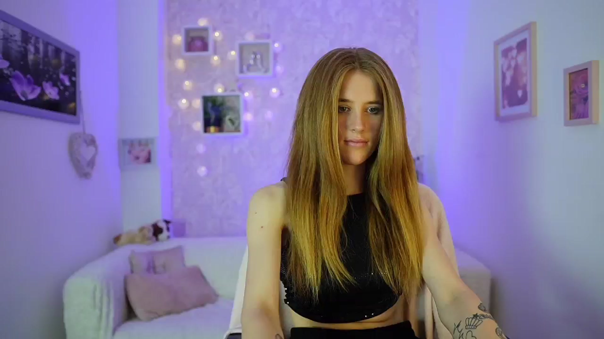 Gallery image thumbnail from Monika_Dee's myfreecams stream on, 06/02/2024, 15:27 image 14 of 20