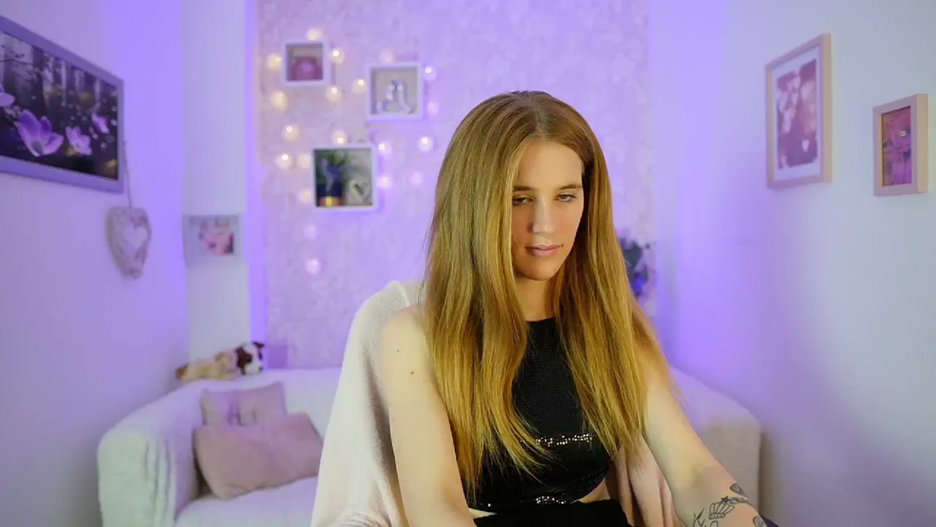 Gallery image thumbnail from Monika_Dee's myfreecams stream on, 06/02/2024, 15:27 image 15 of 20